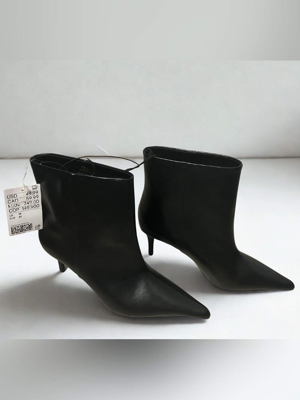 H&M Black Pointed Toe Kitten Heel Ankle Booties